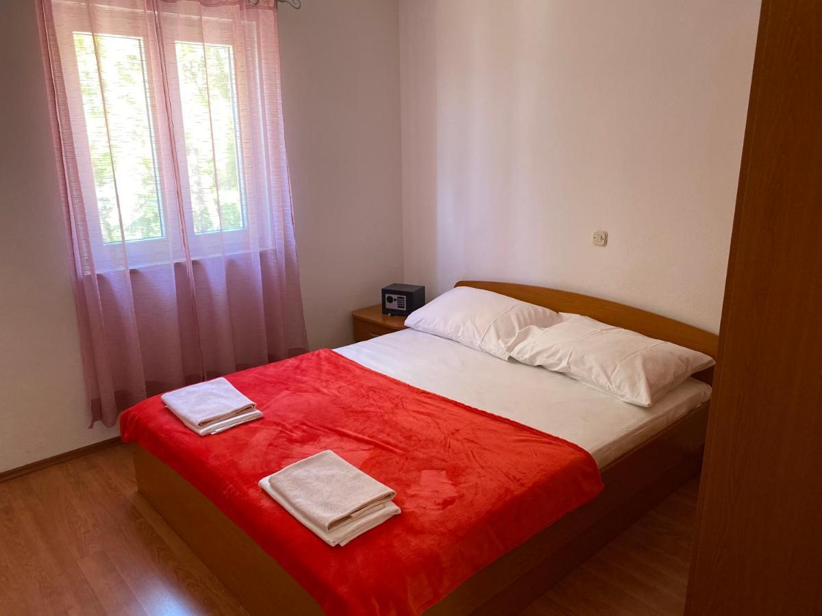Apartmani Anita Starigrad Paklenica Eksteriør bilde