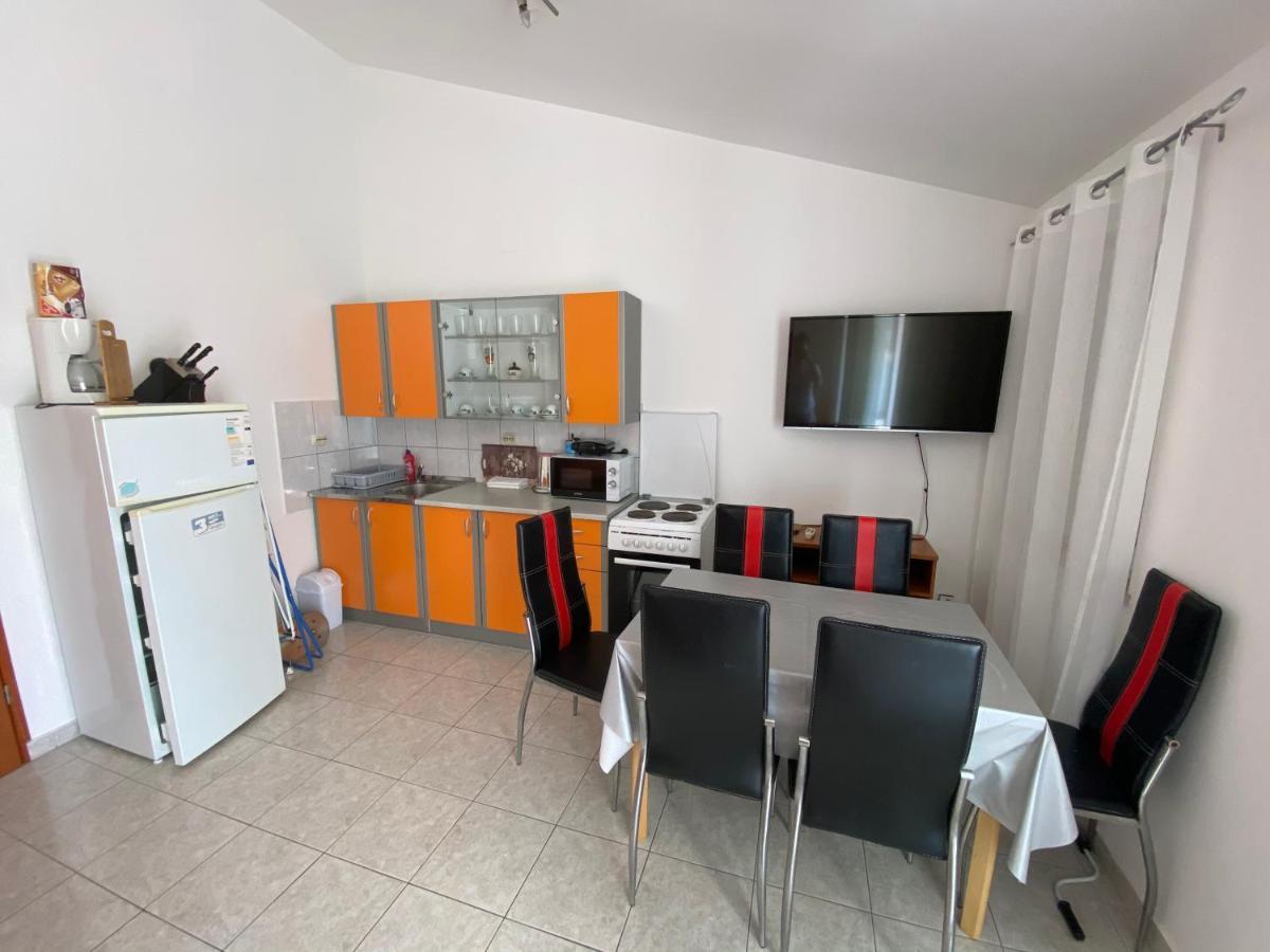 Apartmani Anita Starigrad Paklenica Eksteriør bilde