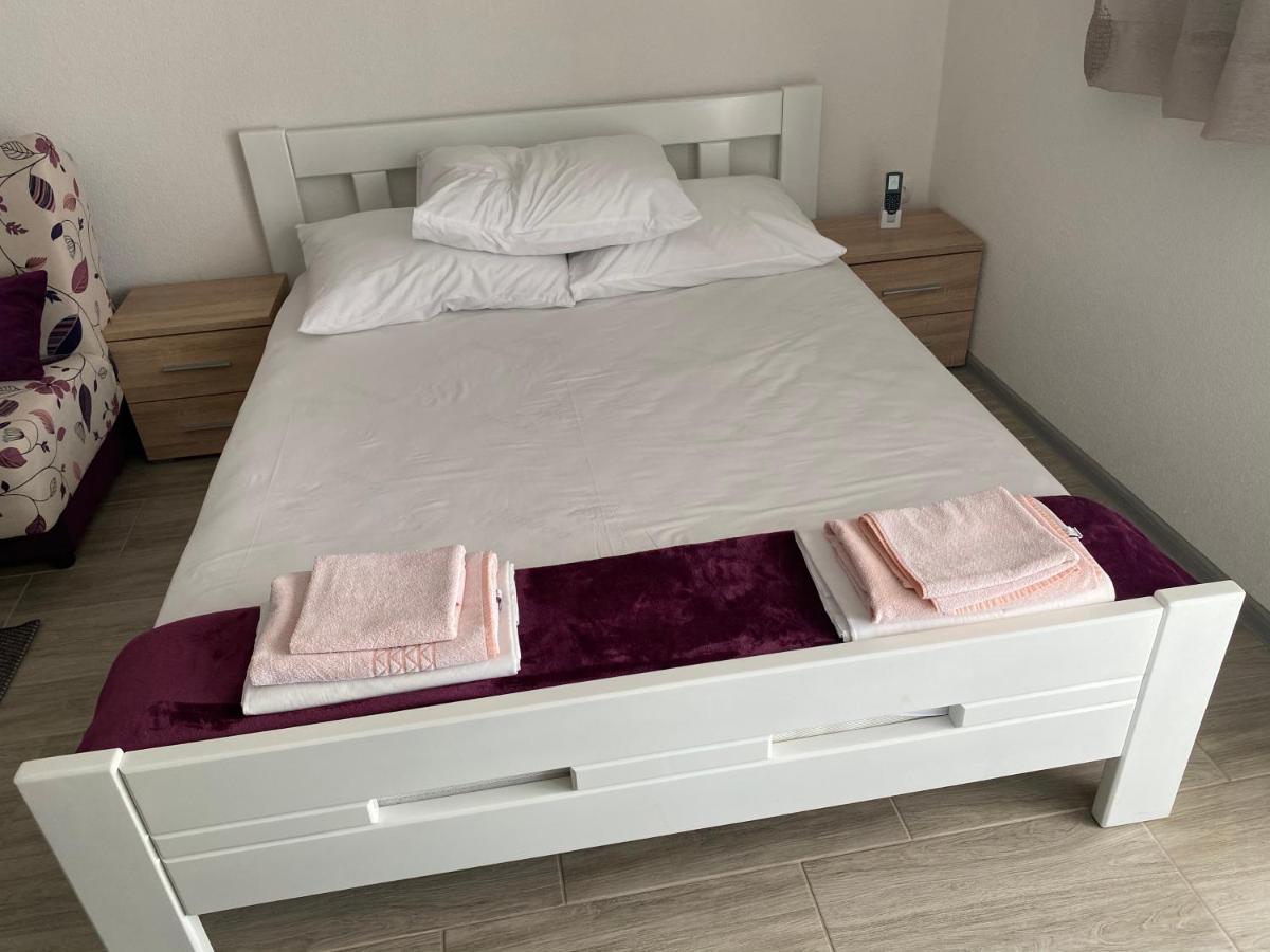 Apartmani Anita Starigrad Paklenica Eksteriør bilde