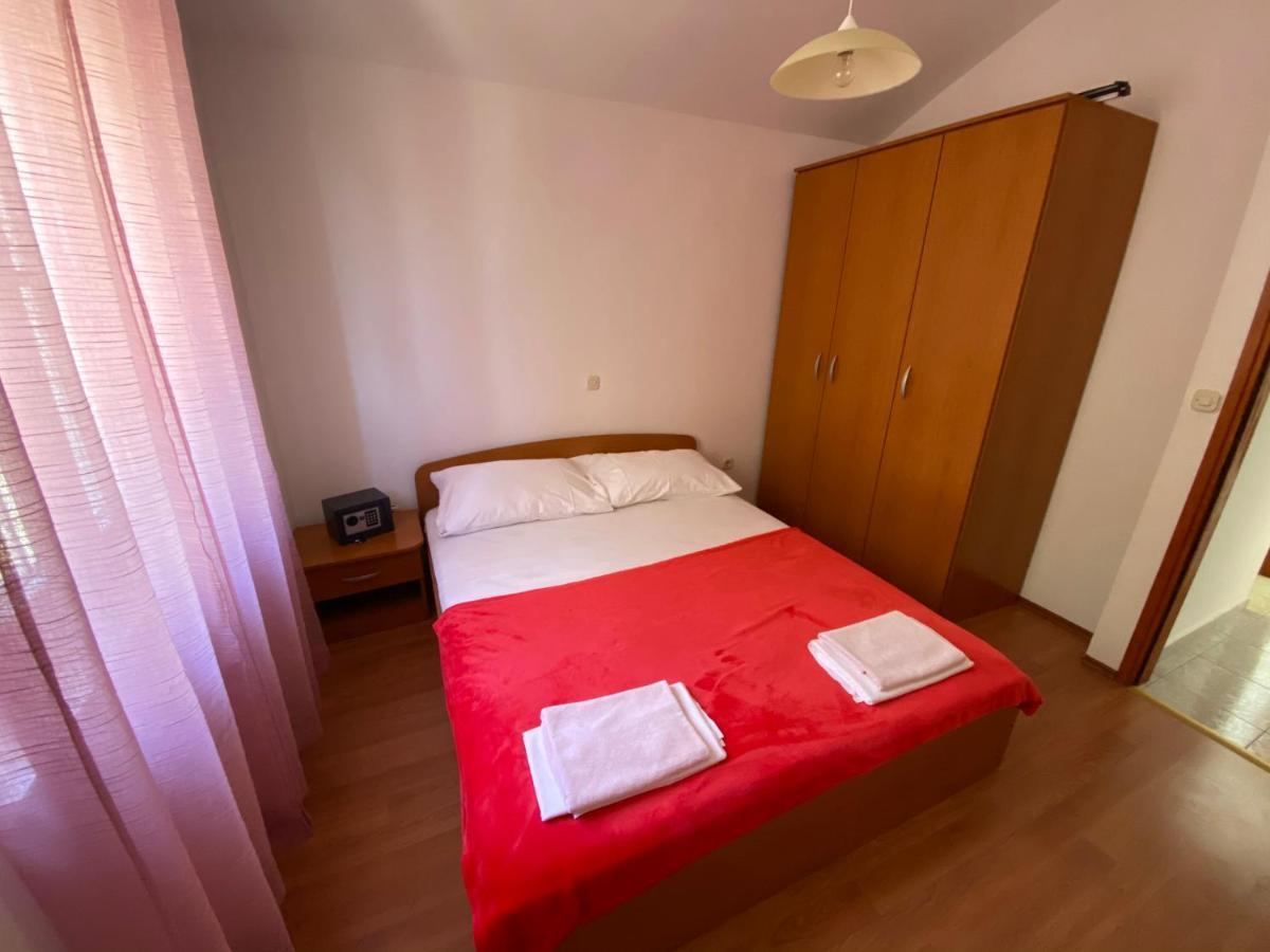Apartmani Anita Starigrad Paklenica Eksteriør bilde