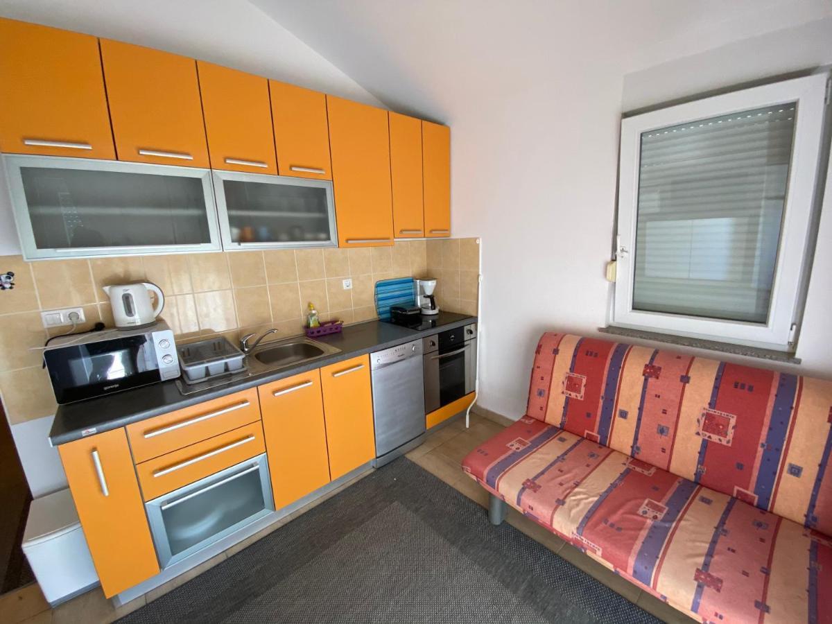 Apartmani Anita Starigrad Paklenica Eksteriør bilde